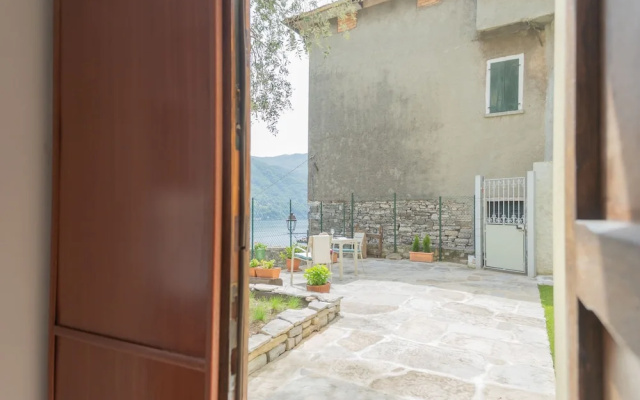 La Quiete in Laglio With 2 Bedrooms and 1 Bathrooms