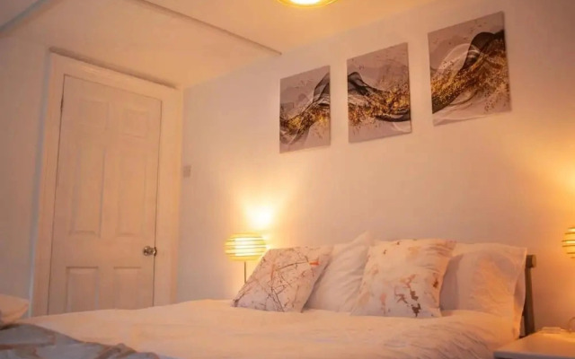 Private Parking, Urban Comfort & City Haven