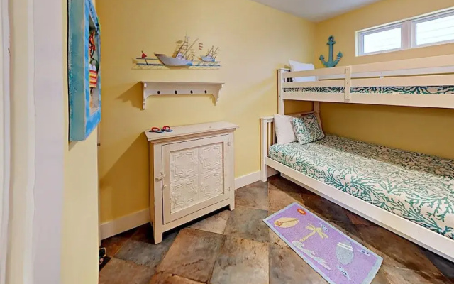 Banyan Beach House - Three Bedroom House