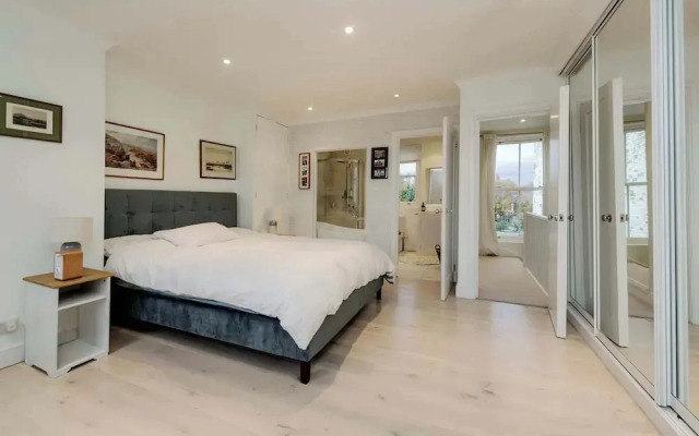 3 bed Home in Battersea With Garden
