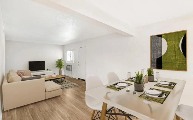 Large Apartments in LAKEWOOD - SK