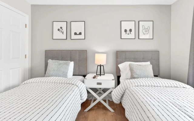 Cozy 3BR Townhome 5 Miles From Disney