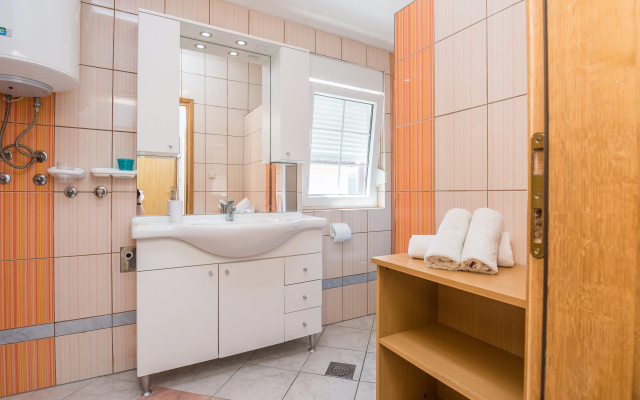 Seaview Apartment Varga 3