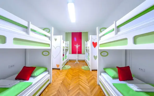 Hostel For Me
