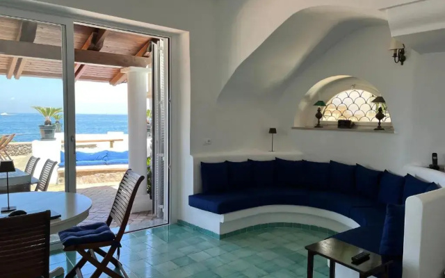 Nelinda Waterfront Accommodation (Adults Only)