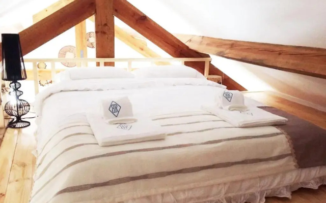 Boutique Rentals - Boho Chic Apartment