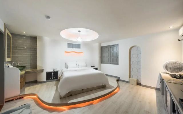 Lavender Hotel