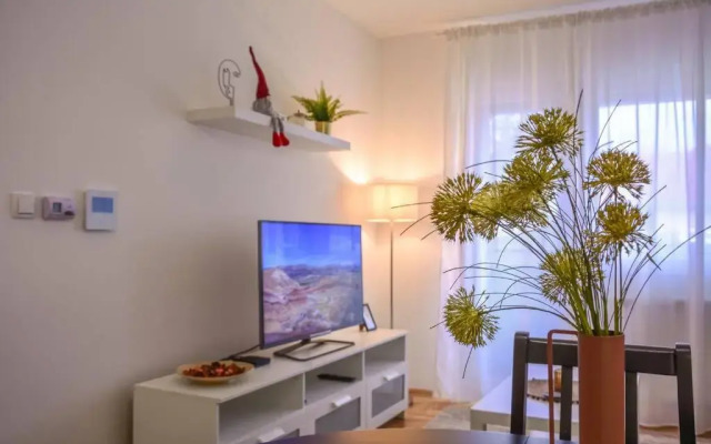 Ema apartment / quiet, lovely and cozy