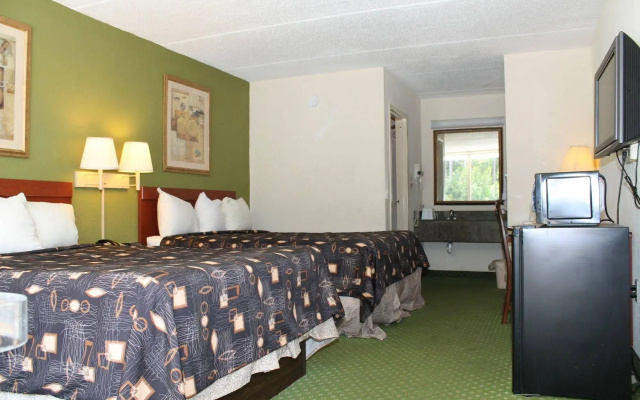 Travelers Inn