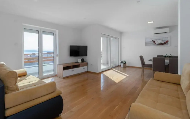 Nice Apartment in Crikvenica With Wifi and 2 Bedrooms