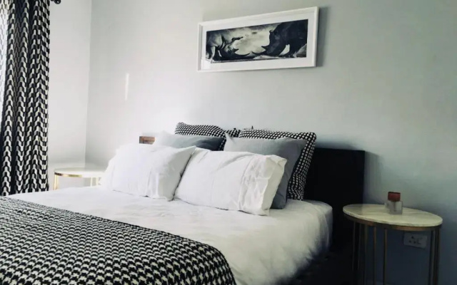 Luxury on 1b Patricia