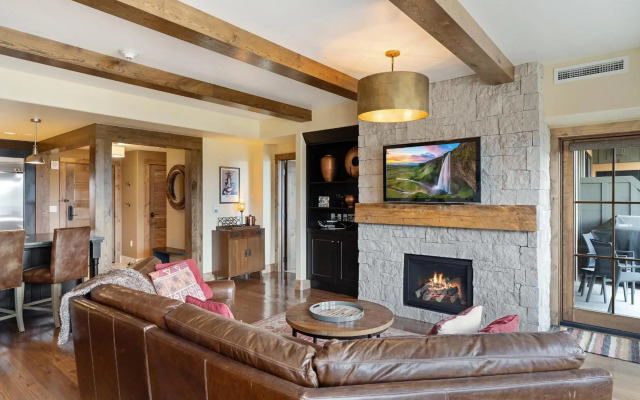 Edgemont 2605 - Luxury Ski-in Ski-out Condo