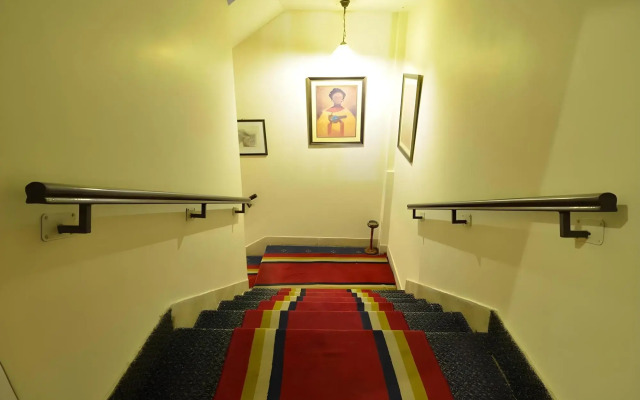 Pak Continental Hotel