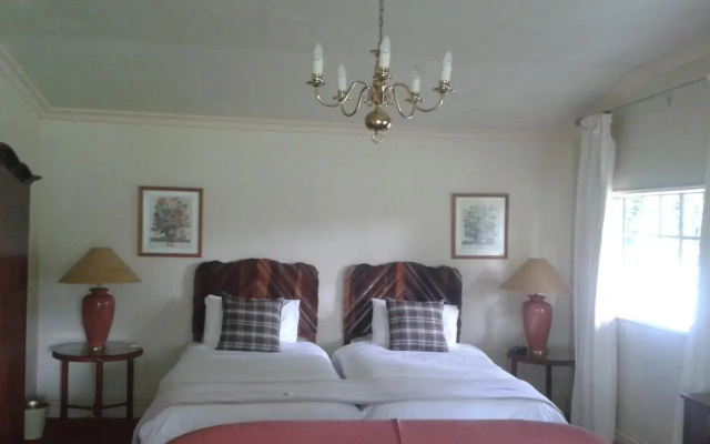 Sherwoods Country House Cc