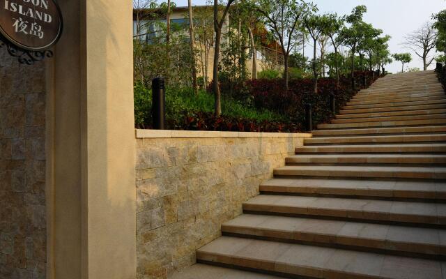Отель Sheraton Qingyuan Lion Lake Resort вид на фасад