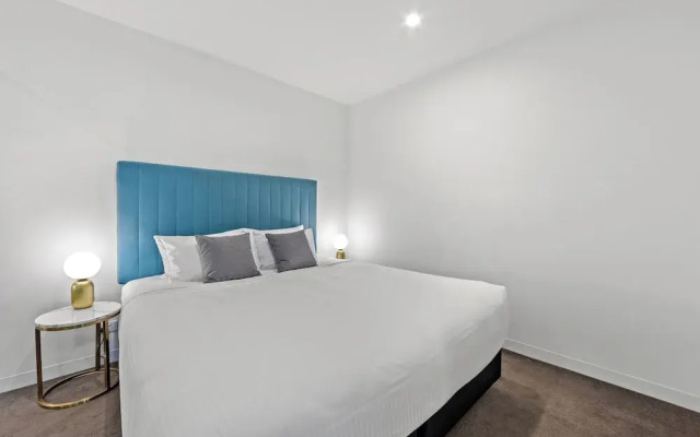 Trafalgar Lane Apartments by CLLIX