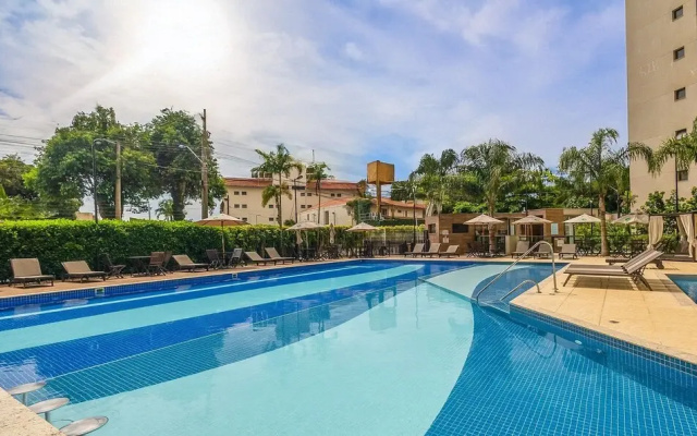 Modern apt With Pool Near the Beach Avr0203
