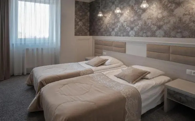 Henlex Hotel