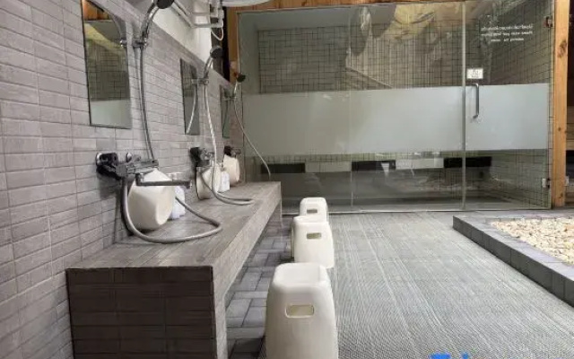 Nozawa Hostel and Onsen