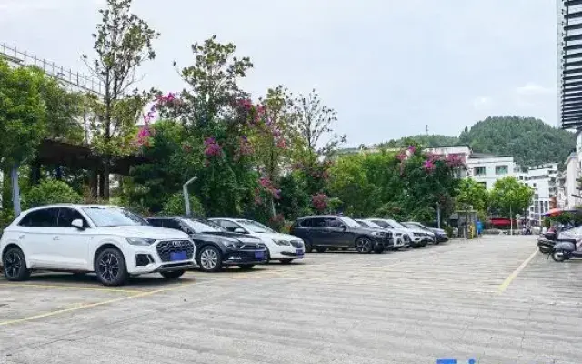 Zhusha Hotel