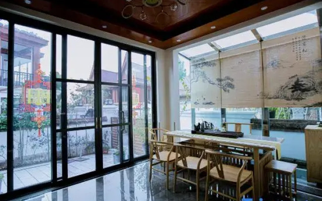 Santa Bara Fanye Residence