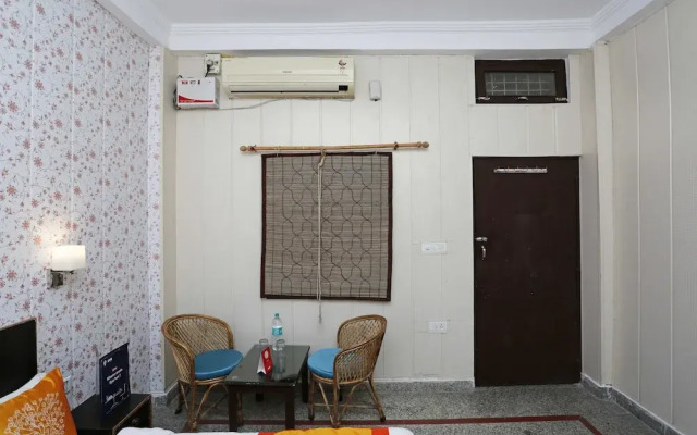 OYO 8988 Radha Krishna Guest House
