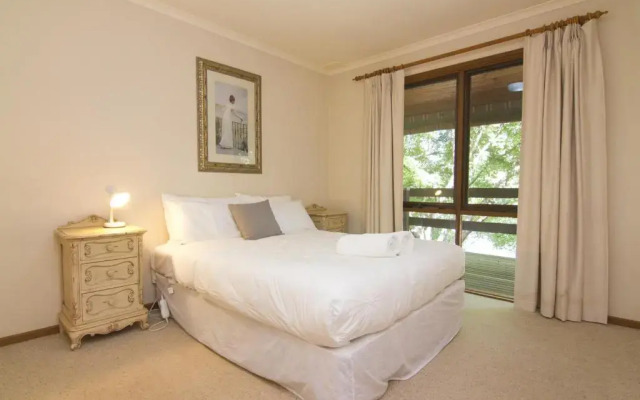 Alrima Lodge, Bright