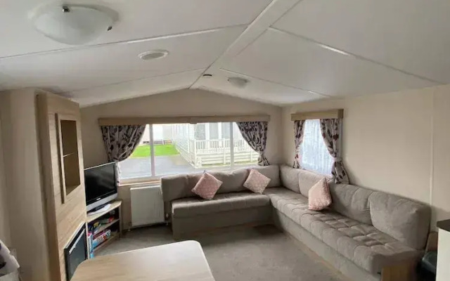 2 bed Caravan in Rhyl , dog Friendly, With Wifi