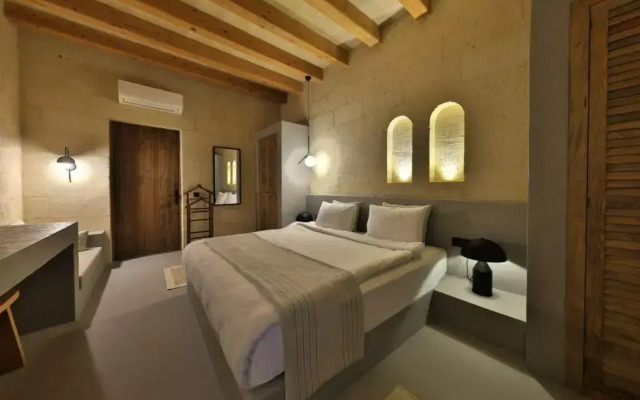 Simurg Cave House