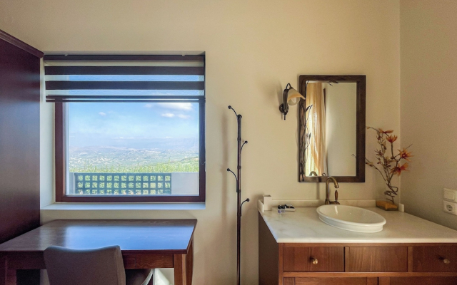 Luxurious Panoramic View Villa