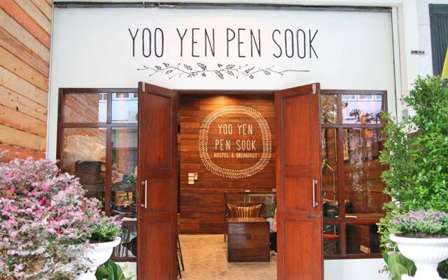 Yoo Yen Pen Sook Hostel вид на фасад