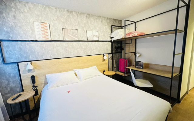 ibis Gap Centre
