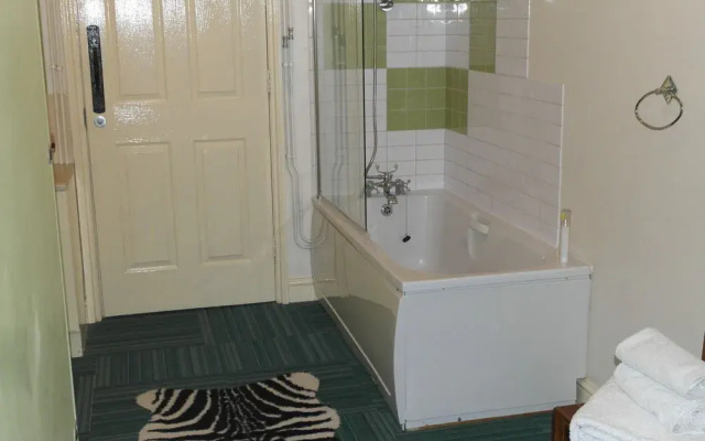 Crown Lodge Bed & Breakfast