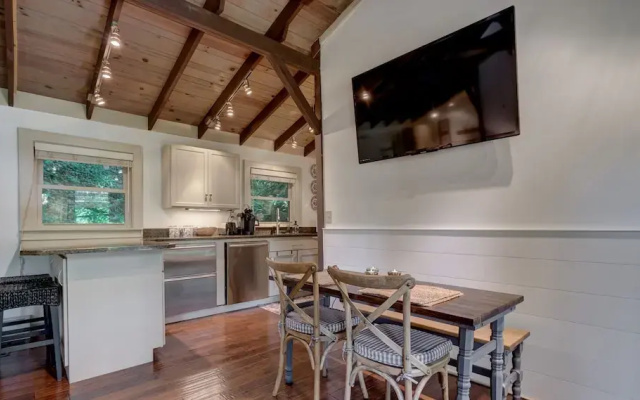 Mountain Laurel Tree House