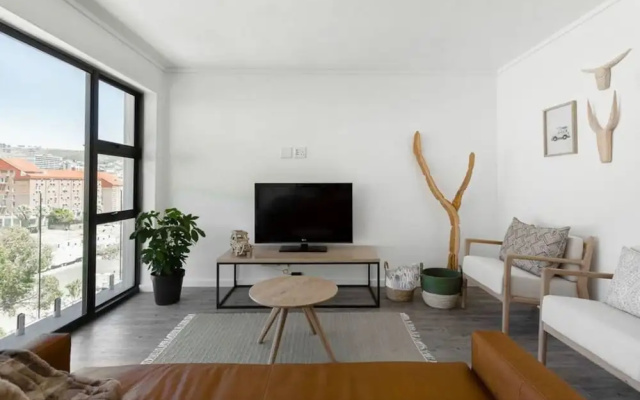 Designer 3 Peaks Apt Stunning Table Mountain Views