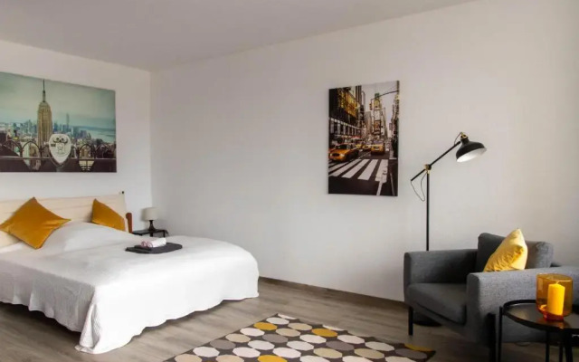 Apartment Bright - Central - Balcony - Tradefair
