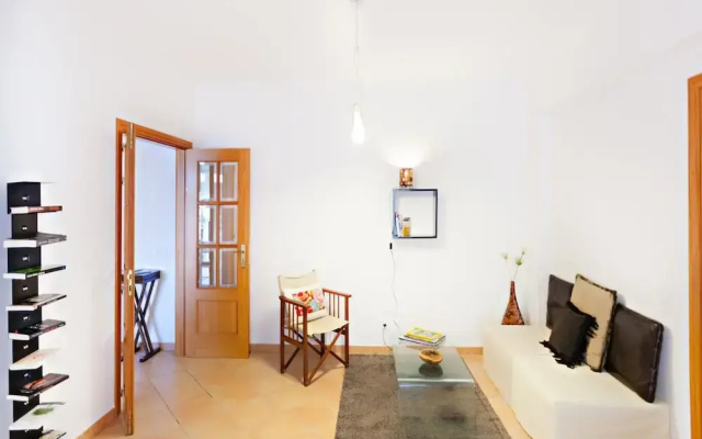 Alameda in Faro With 2 Bedrooms and 1 Bathrooms