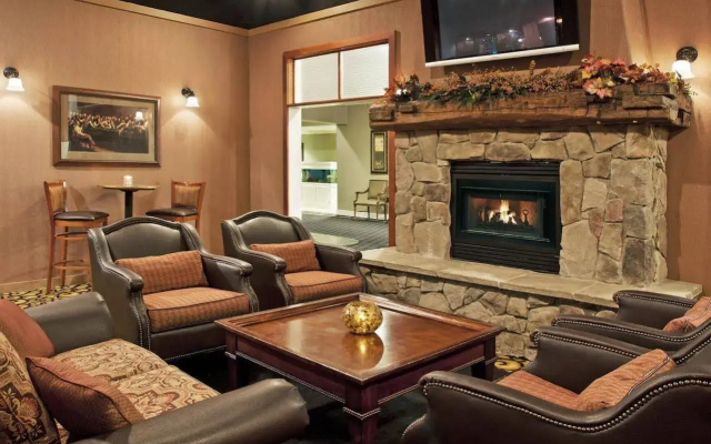 Holiday Inn Warren