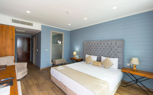 Risus Beach Resort Hotel