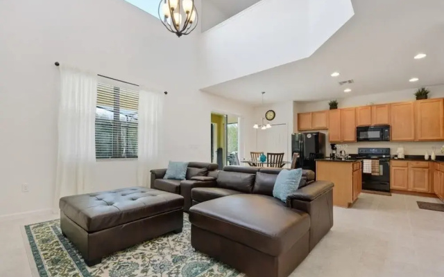 6 bedroom luxury home at Veranda Palms