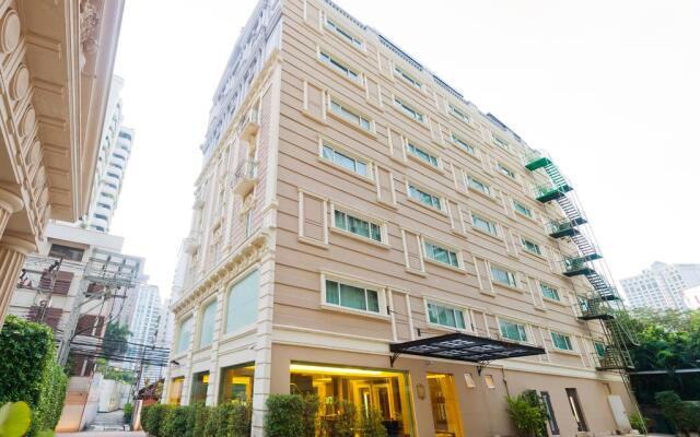 Отель Kingston Suites Bangkok вид на фасад
