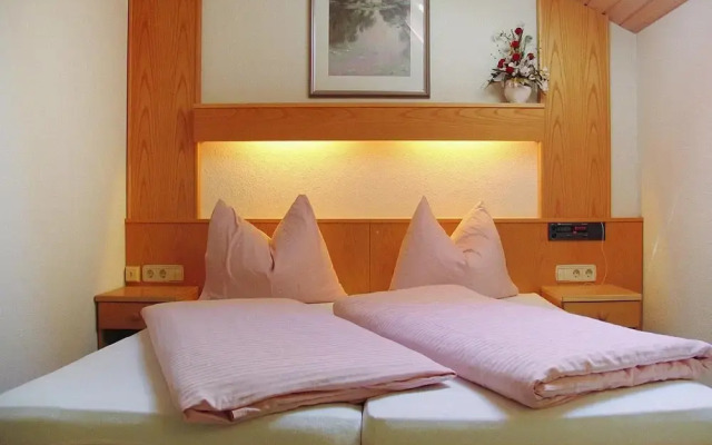 Chalet in Dienten With Ski-in Access
