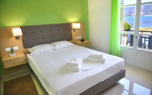 Vliho Bay Suites & Apartments