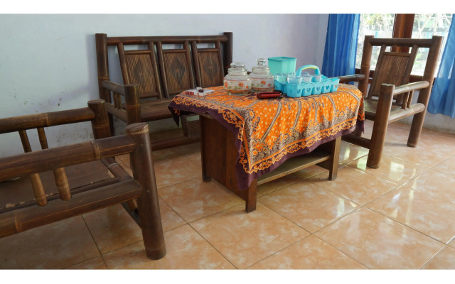 Hotel O Homestay Srikandi Pulau Merah BeachNearPantai Pancer