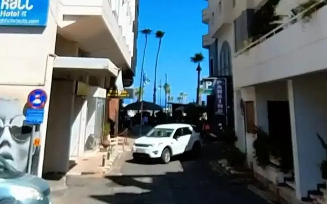 Larnaca Beach Apartment