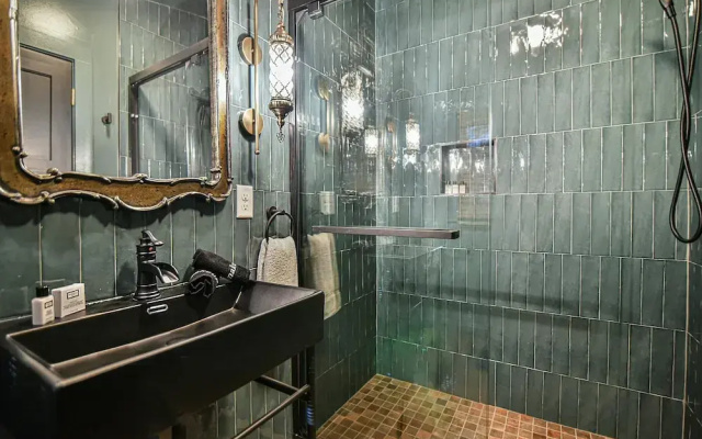 La Maison Mirch - Luxe Design Retreat