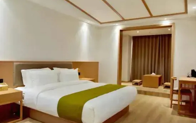 Jushang Hotel (Zhoukou Municipal Government Liberal Arts College)