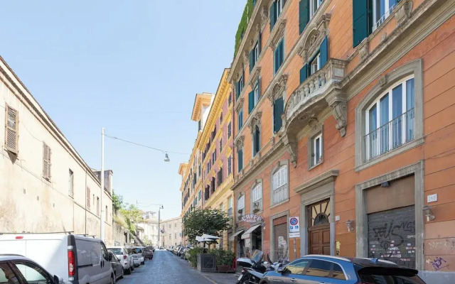 Rental in Rome Colosseo Modern Apartment