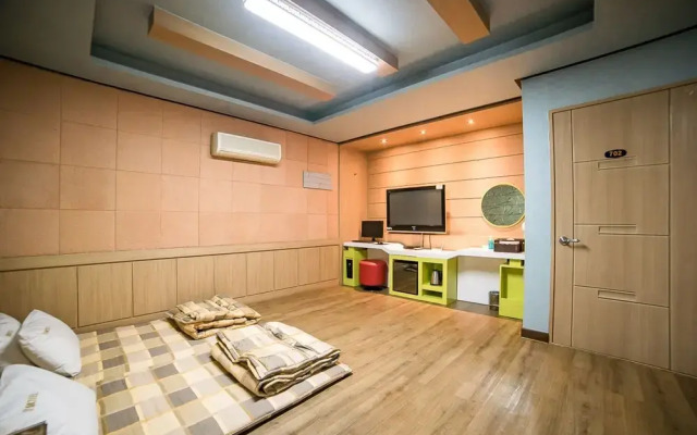 Sharp Hotel Jeonju