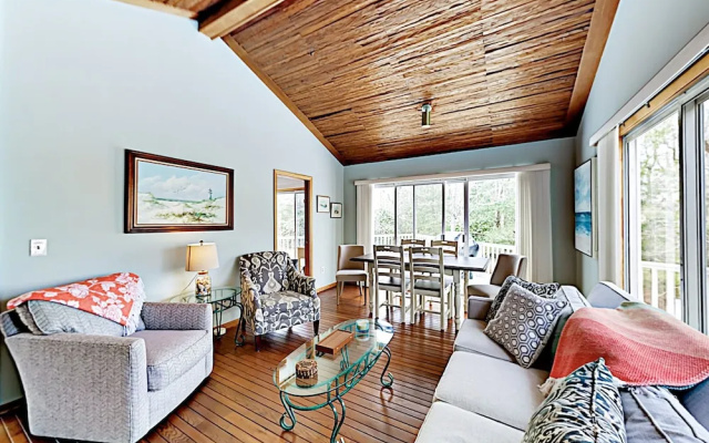 Cape Cod Retreat - 3 Br Home